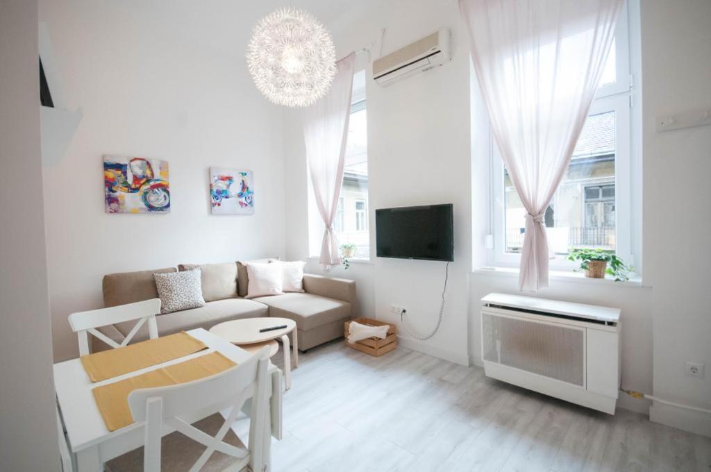 Cs3 Csanyi Apartment Будапеща Екстериор снимка