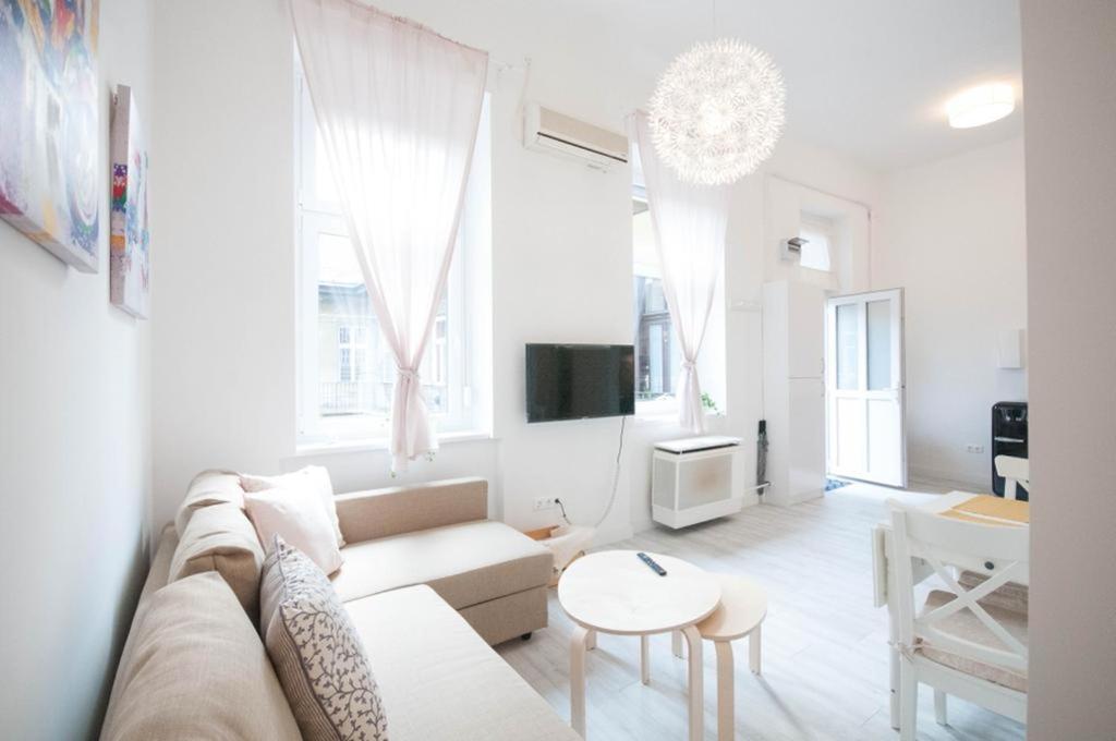 Cs3 Csanyi Apartment Будапеща Екстериор снимка